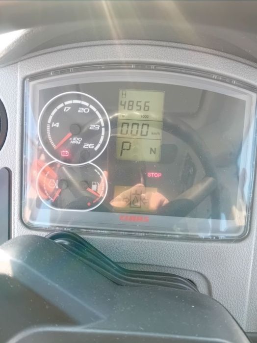 tractor Class Axion 820