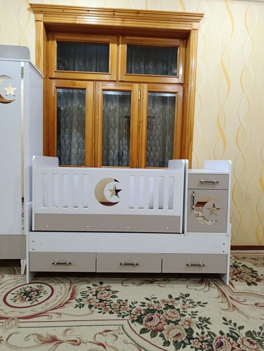 Bolalar uchun kravat shkaf