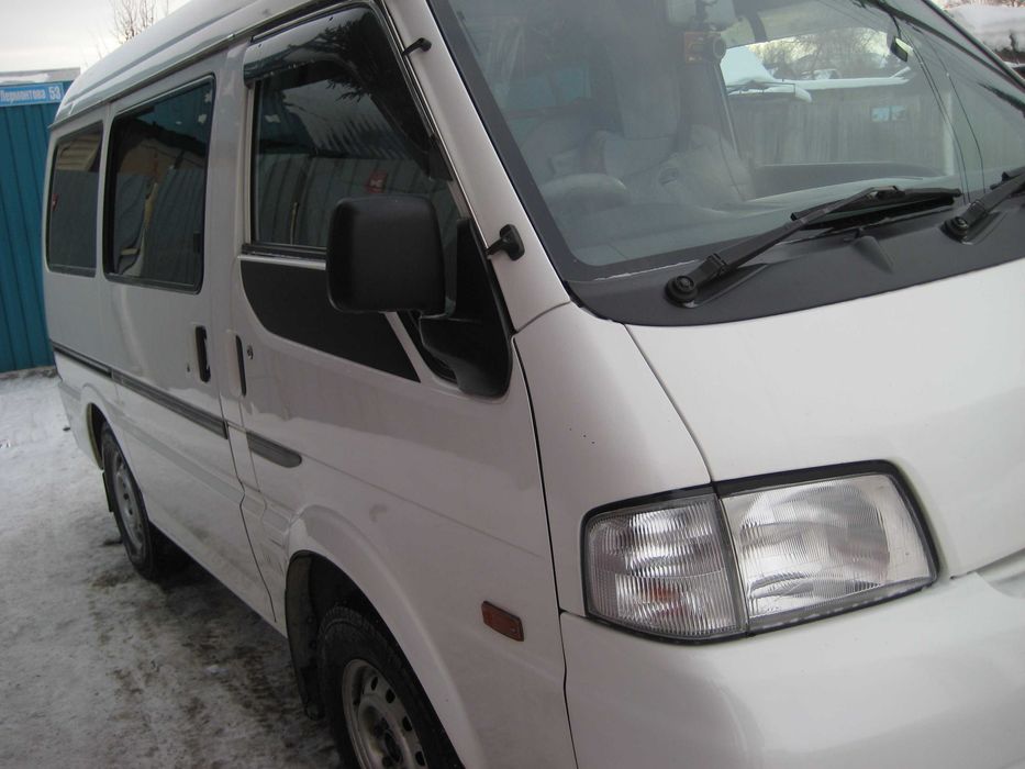 MAZDA BONGO грузопассажирская