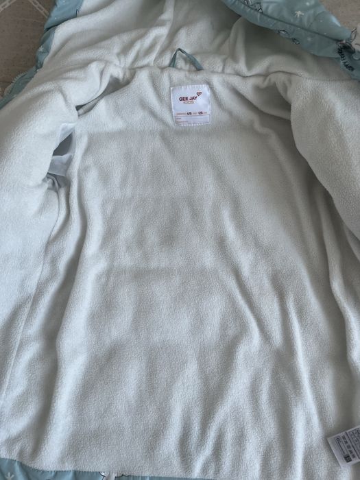 Продам демисезонную куртку для девочки 6-8 лет