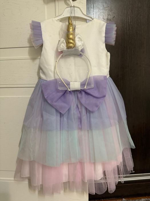 Платья детские праздничные