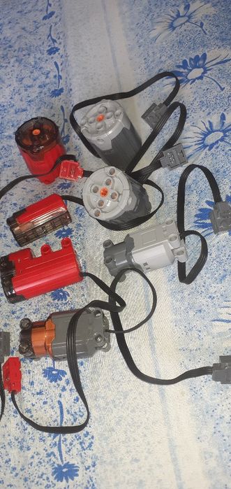 Продам двигатели на конструктор лего