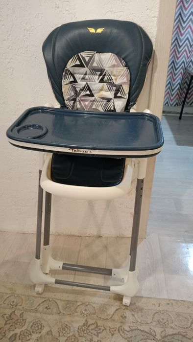 Продам стол для кормление