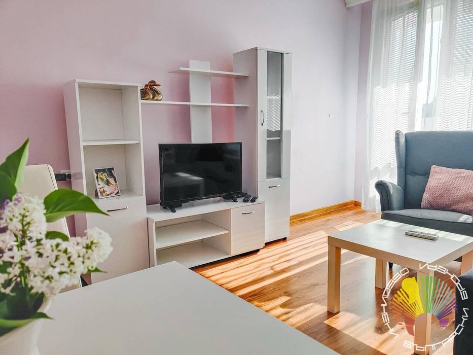 Дава се под наем Двустаен апартамент в Бургас, Лазур - 65 кв.м за 408 € - Снимка #2