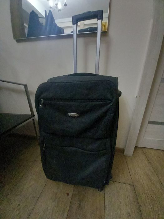 Чемодан на колёсах