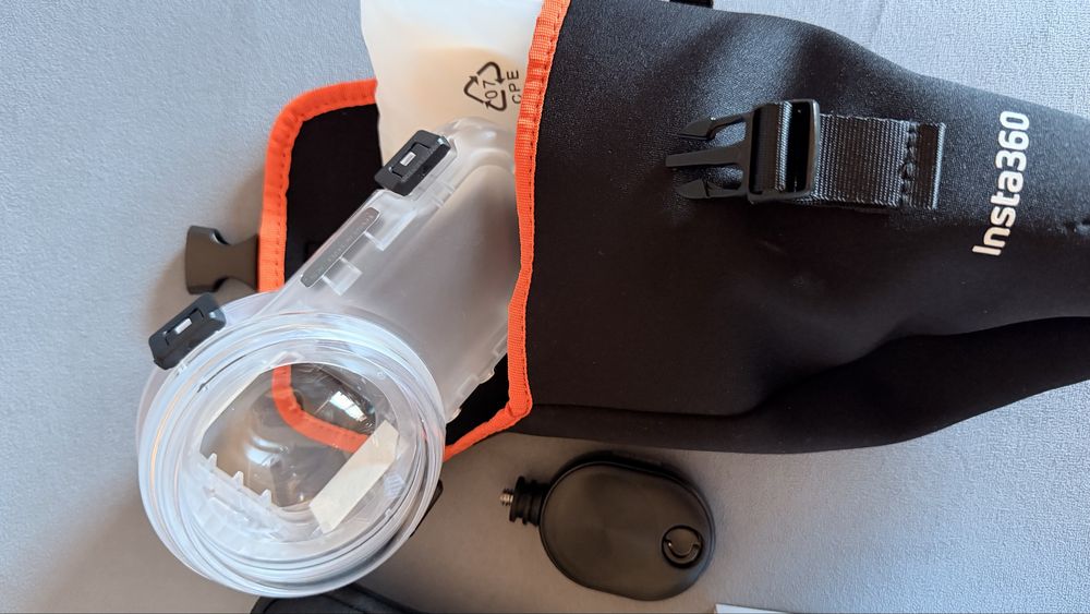 Insta360 X5 impecabil + accesorii originale
