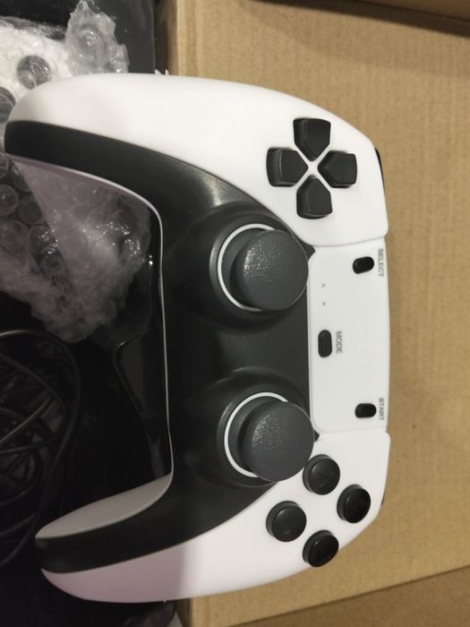 Продам игровую приставку