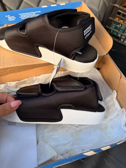 Сандали adidas 38 номер чисто нови