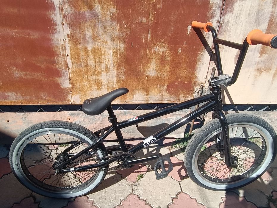 Трюковой велосипед LevelTT