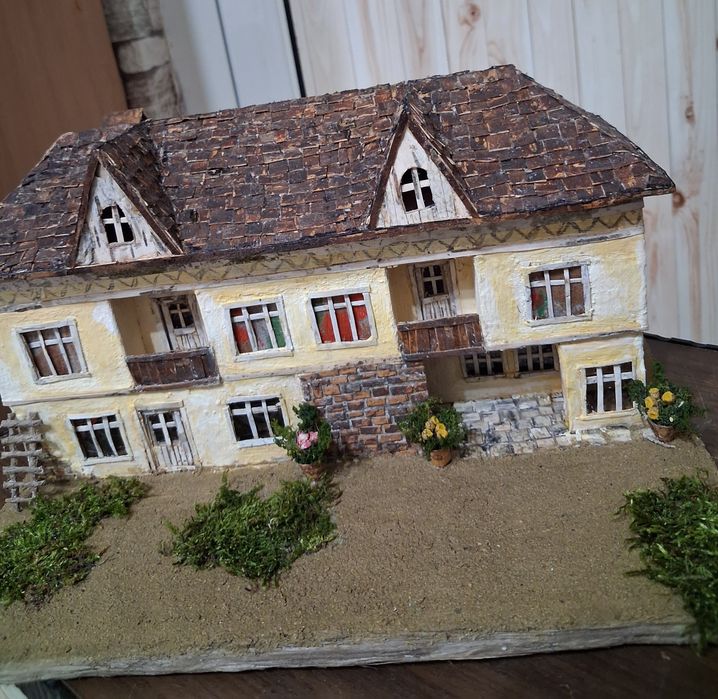 Макети на старинни къщи.