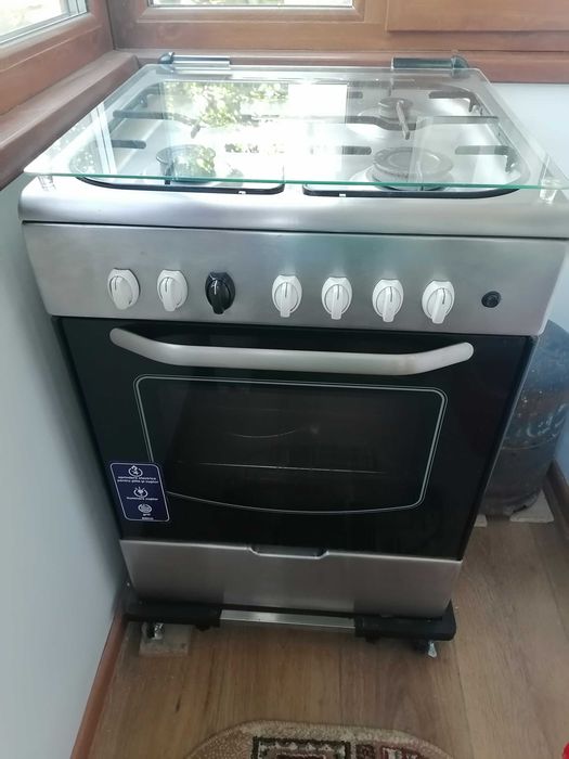 Vând aragaz 4 ochiuri Beko