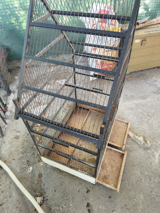 Продам клетку для попугаев