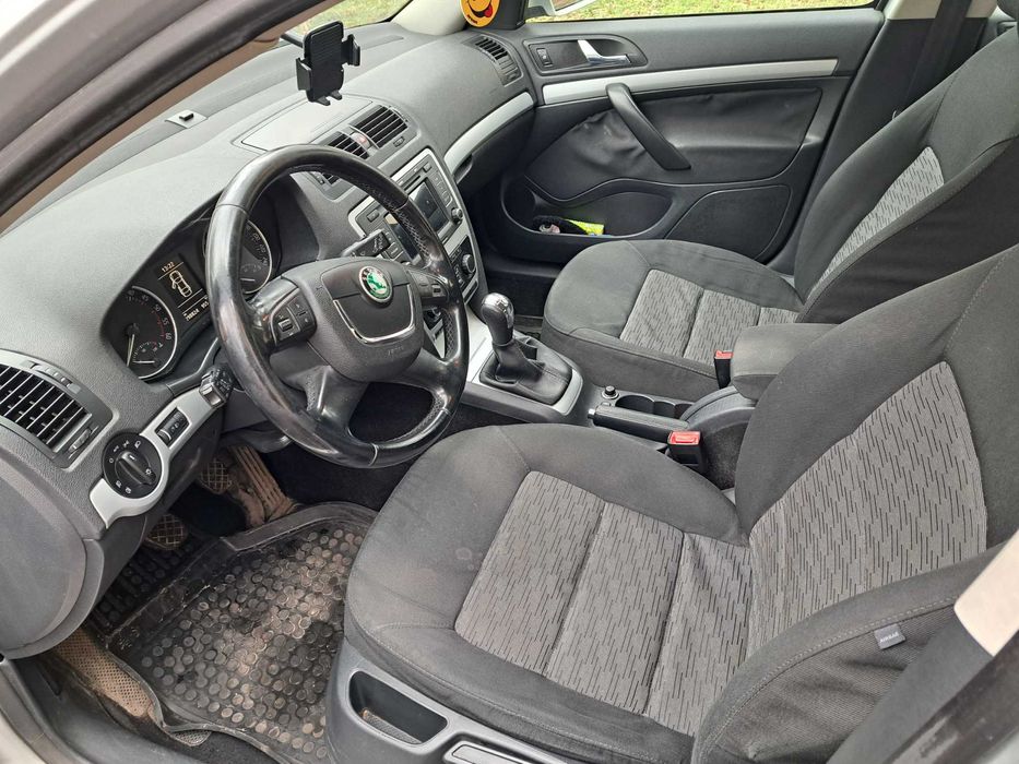 Шкода октавия 1.6TDI 105hp 2010.г