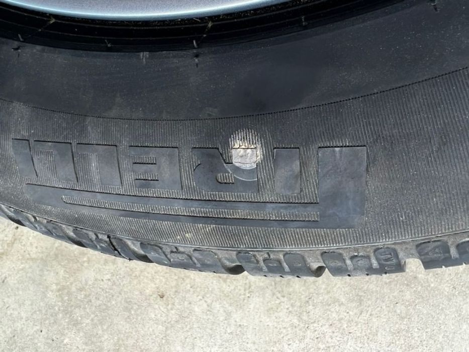 vand jante noi originale Audi A6,A4 pe 17” cu anvelope noi de iarnă