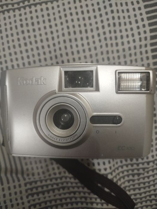 Продавам фотоапарат кодак