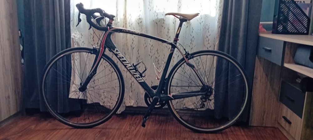 Шосеен велосипед Specialized Roubaix