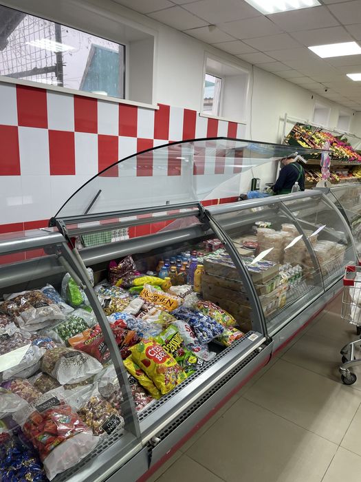 Продам витринный холодильник