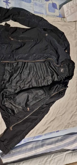 Geaca Boss Neagra masura S