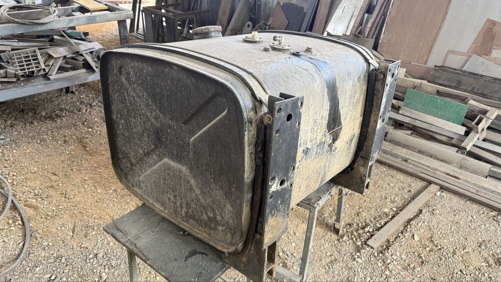 Продам  топливный бак с Камаза