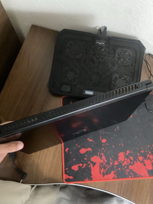 Vand laptop MSI Bravo 15 A4DDR Gaming – Ryzen 7 / RX 5500M / 16GB RAM / 144Hz