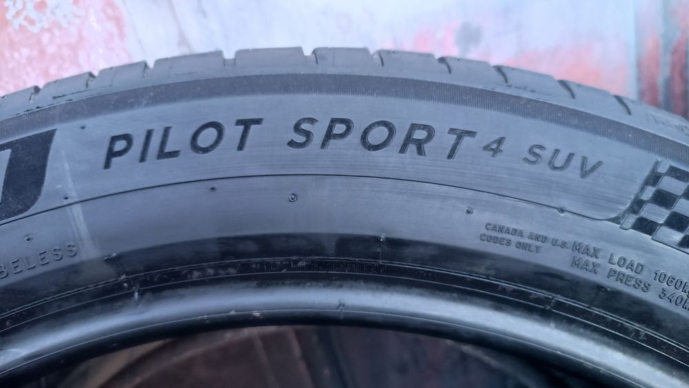 275/45/21 Michelin