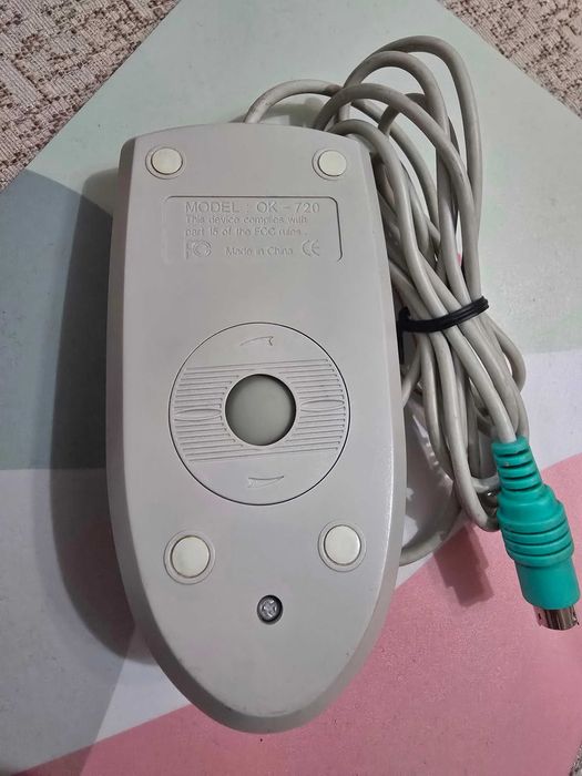 Mouse A4 Tech, cu bila, mufa PS2, stare ca nou.