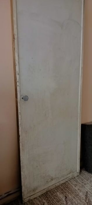 Отдам деревянные двери, по 80си