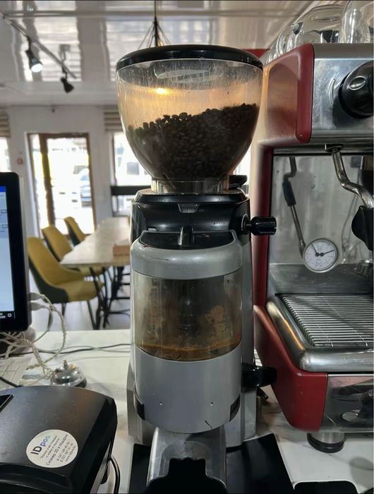 Продам кофемашину Италия