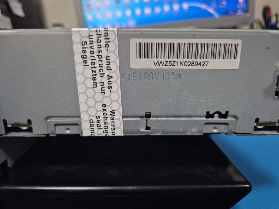 Vw rcd210 mp3 cd player радио с наличен код.