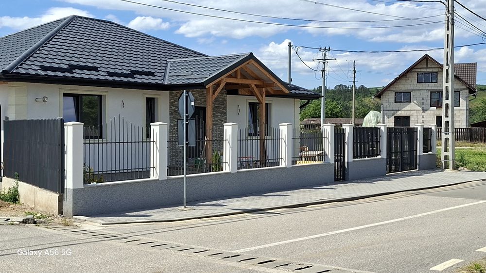 Vând casă nouă an 2026!