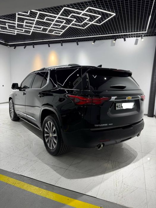 Traverse premier sotiladi 2023yil qora rang