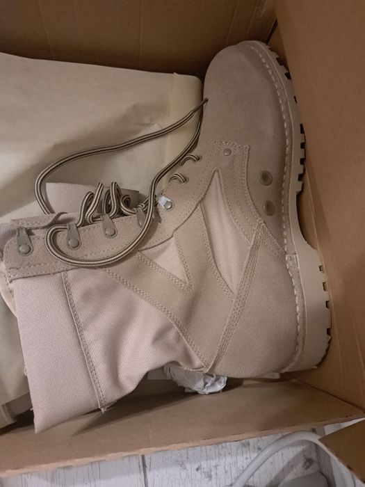 Vând bocanci stil ARMY stil deșert