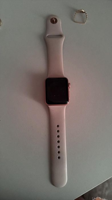Продаю Apple Watch Series 3.