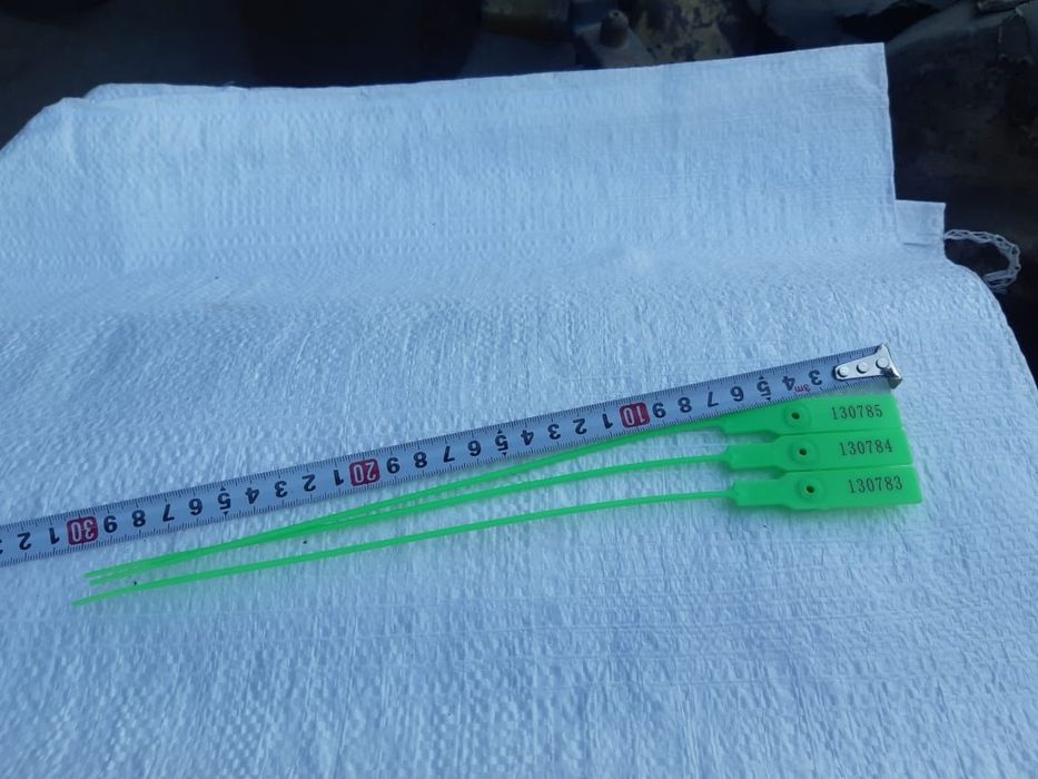 Пломбы пластиковые номерные