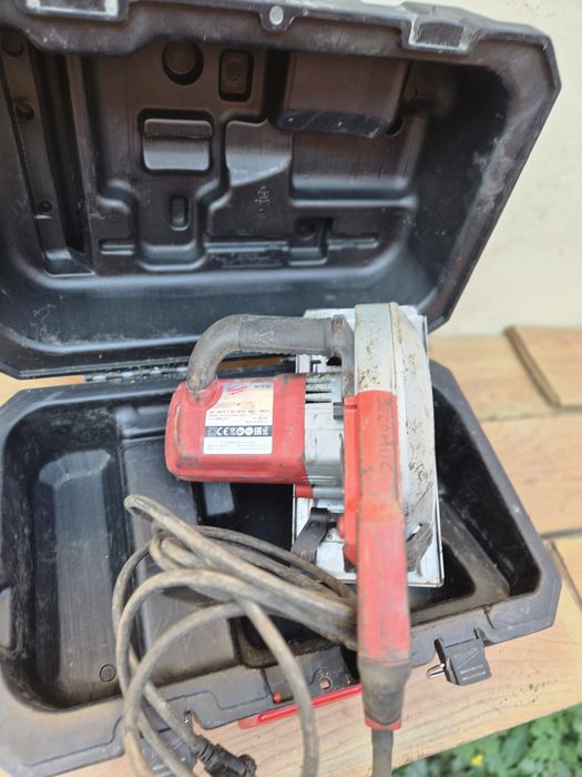 Fierăstrău circular pentru debitat metal Milwaukee  MCS 66