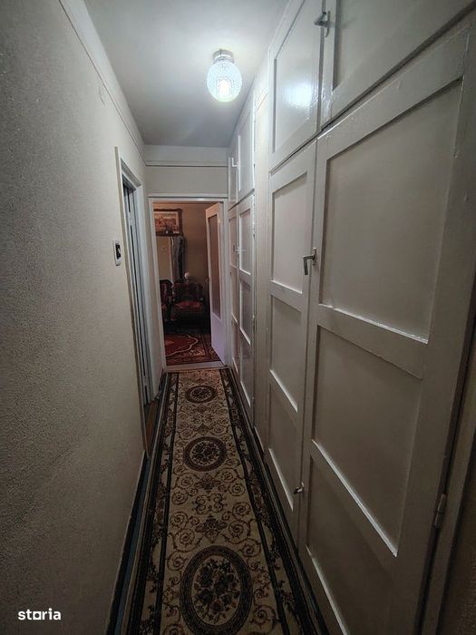 Apartament la parter mare, zona Vlaicu bloc 10 etaje
