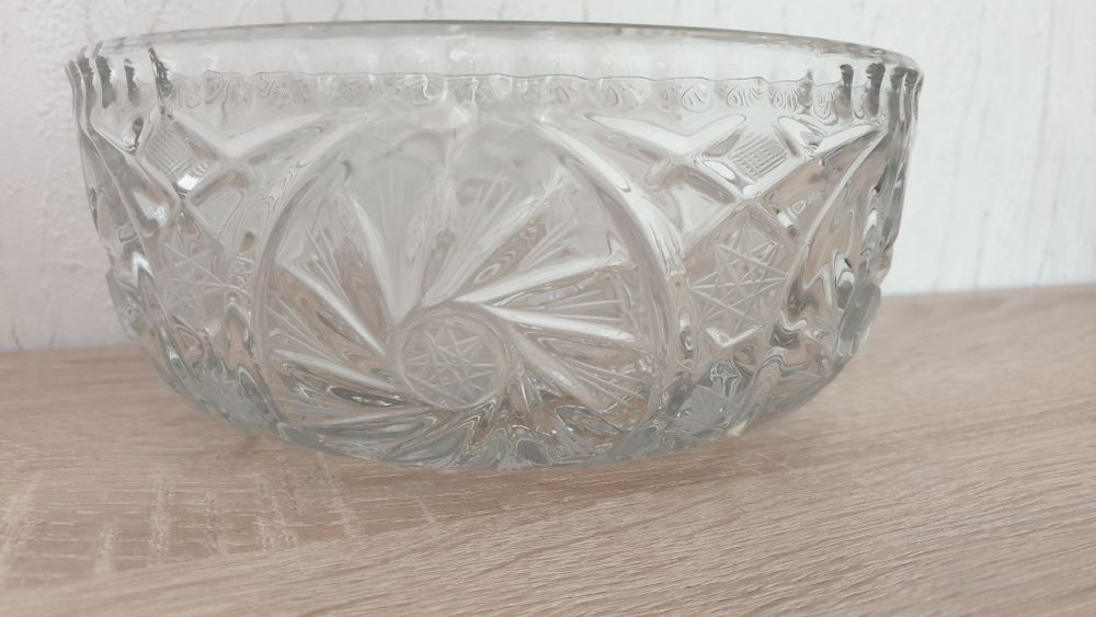 Кристални купи с крачета и без крачета