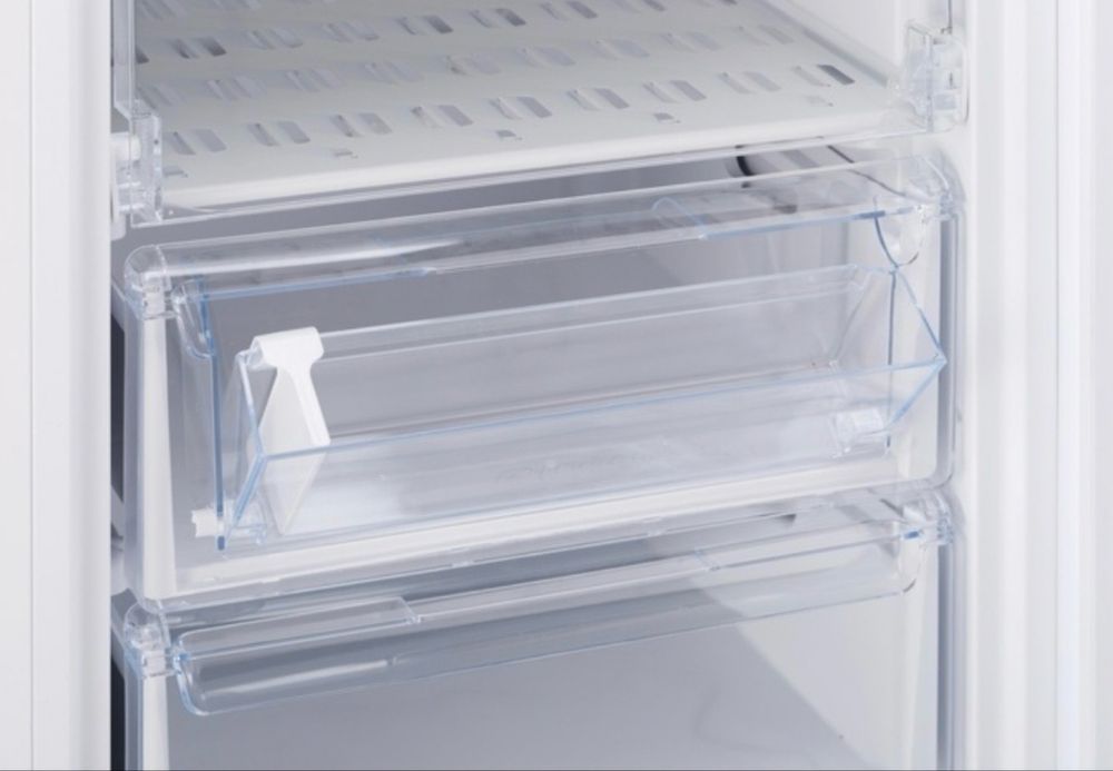 Продам морозильную камеру Indesit