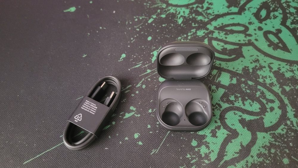 Кейс с зарядкой Buds 2 pro