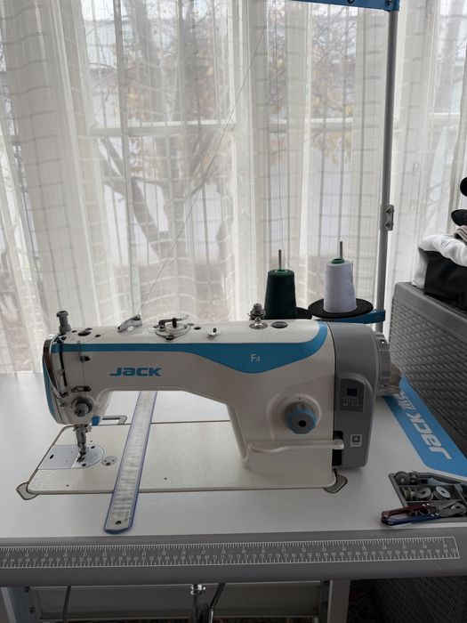 Jack f4 tikuv mashinasi xolati ideal.