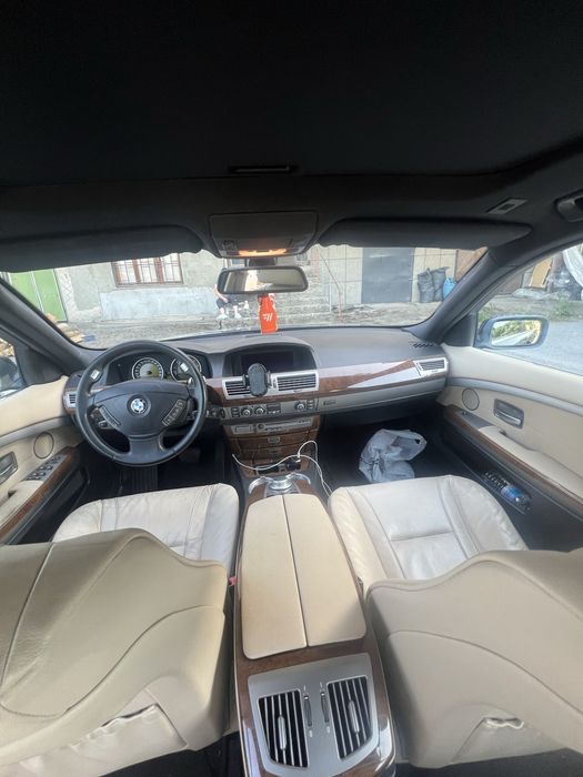 BMW 740i V8 Long Facelift