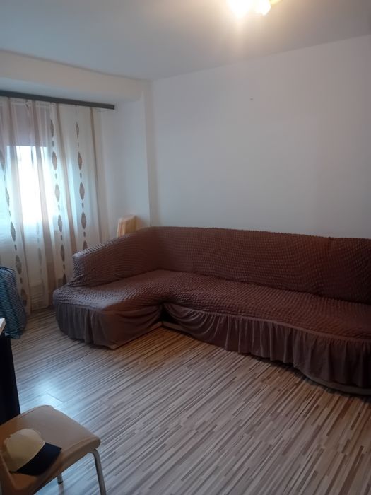 Vând apartament cu doua camere