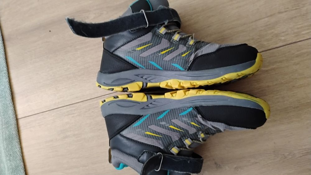 Vând ghete impermeabile copii Head 35