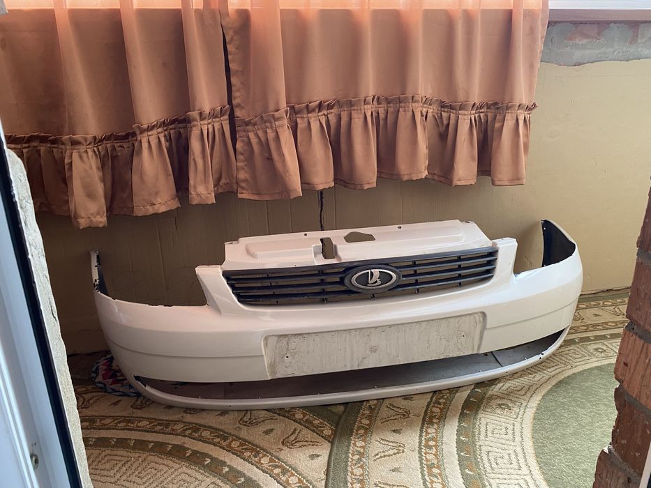 Продам бампер приора 1