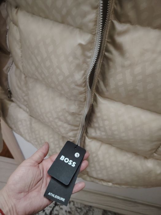 Geaca bărbați Hugo  guler  blana naturala -marimea  L