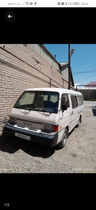 Mazda mashinasi sotiladi