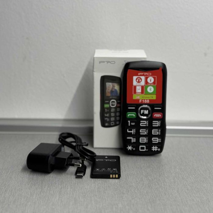 Мобилен телефон за възрастни две SIM карти големи клавиши, меню на Български, SOS бутон, Bluetooth фенерче, радио, черен