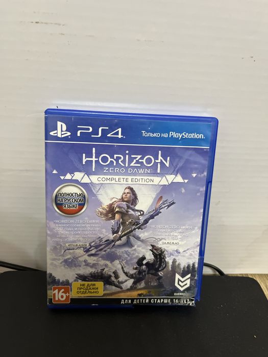 Продам PS4 Slim .