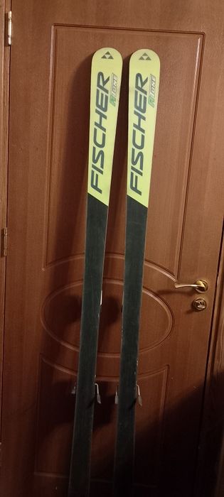 Продавам Австрийски ски
