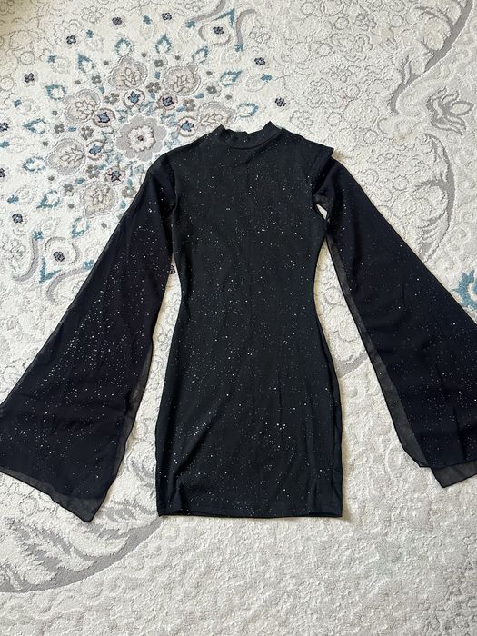 Вечернее короткое черное платье